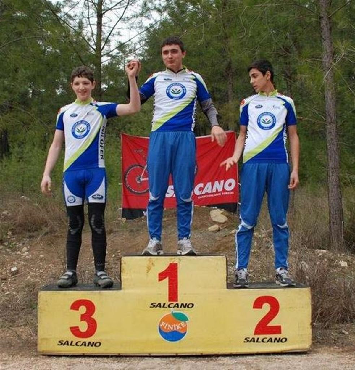 Nilüferli Bisikletçiler Madalyaları Topladı