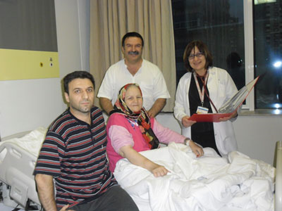 Oğlunun Böbreği ile Yaşama Bağlandı