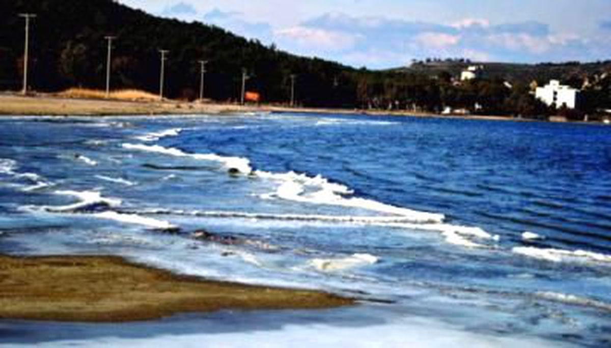 (Özel Haber) Bu da Oldu, Ayvalık\'ta Deniz Dondu