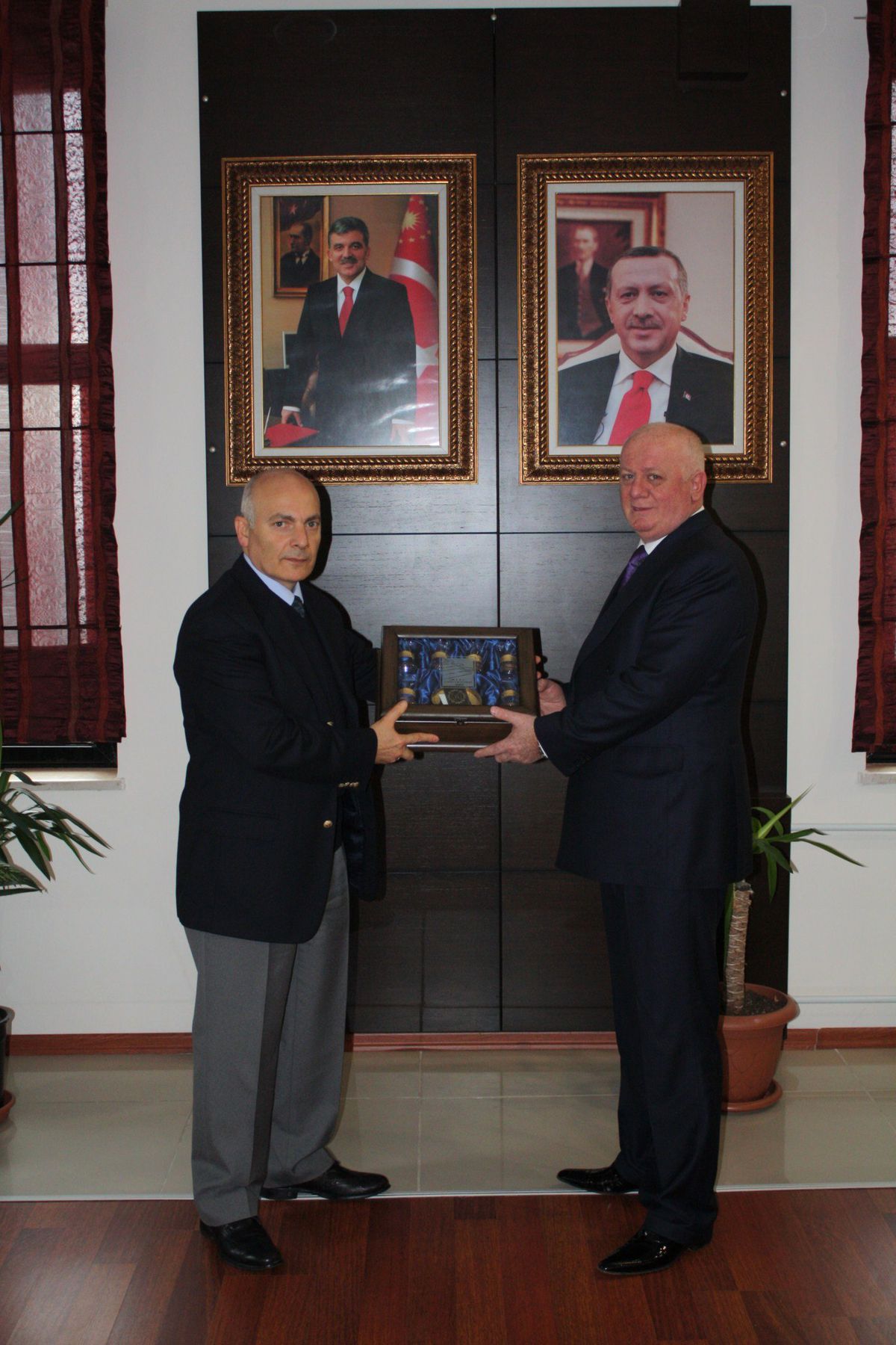 Rizeli Hayırseverden Rize Üniversitesi'ne Bağış