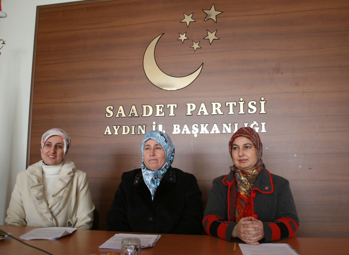 Saadet Parti'li Kadınlardan Fransa'ya Tepki
