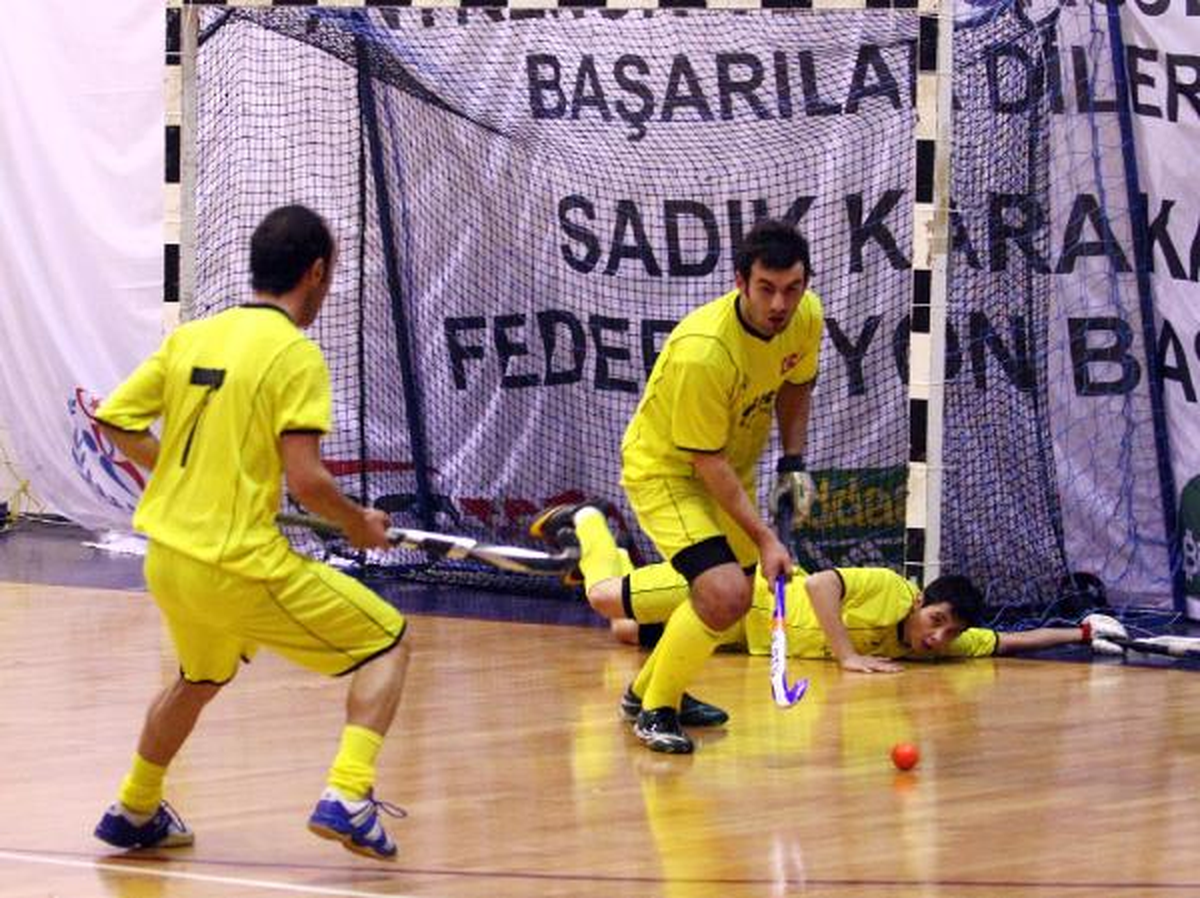 Salon Hokeyinde 'Süper Lig' Heyecanı