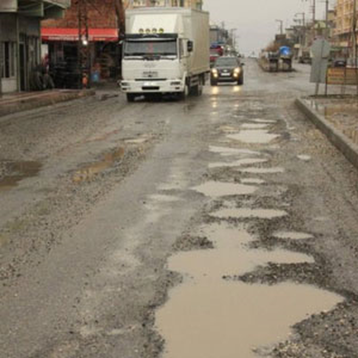 Silvan'da Yollar Köstebek Yuvası Gibi