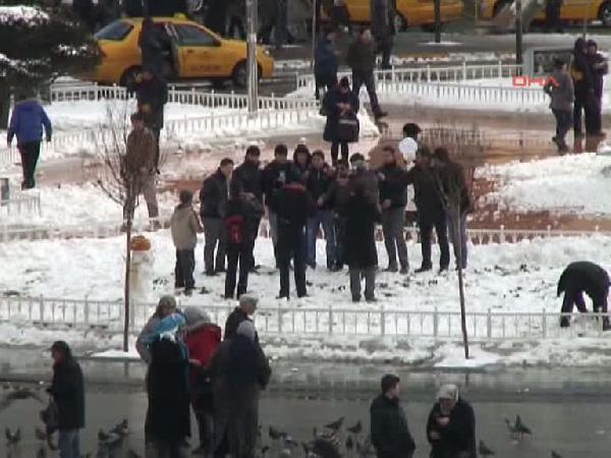 Taksim'de Yarım Saat Arayla Tipi ve Güneş