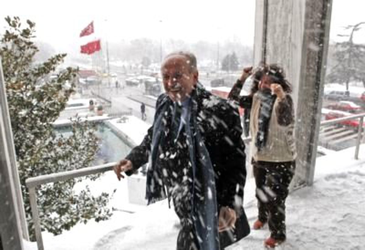 Topbaş, Gazetecilerle Kartopu Oynadı