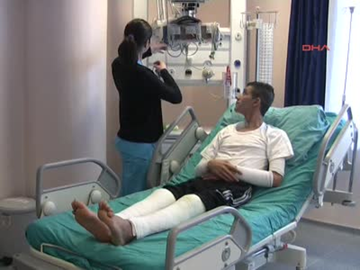Yanan Bacaklarına, Kollarından Deri Nakli Yapıldı