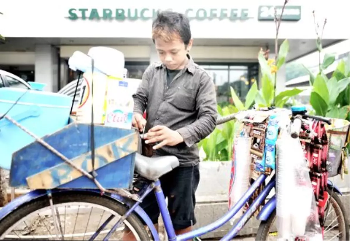 "Zenginler Starbucks\'a, Yoksullar Starbikes\'a"