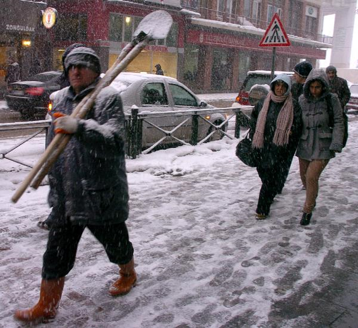 Zonguldak'ta Kar 123 Köy Yolunu Ulaşıma Kapattı (2)