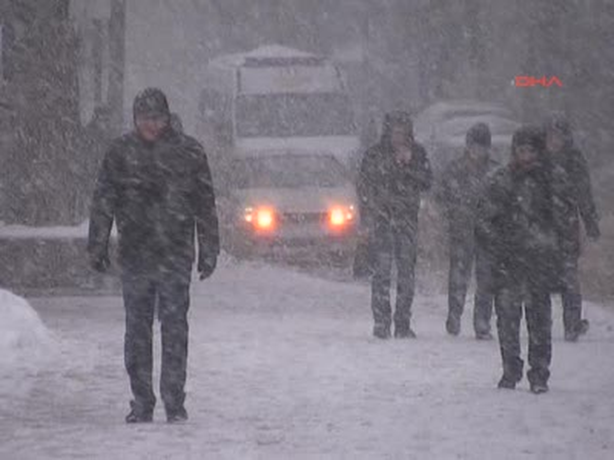 Zonguldakta Kar 123 Köyü Ulaşıma Kapattı