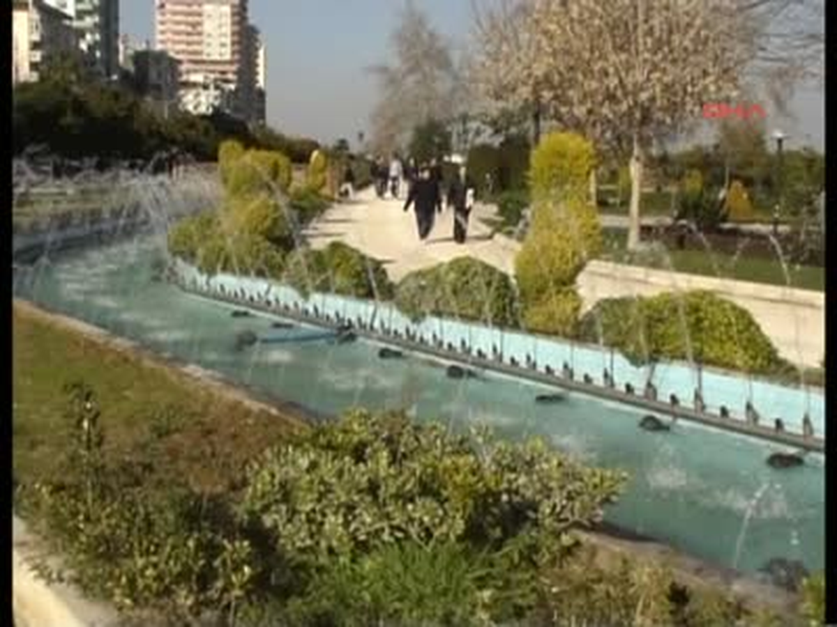 Adana\'da Kış Güneşini Görenler Parkları Doldurdu Türkiye\'nin Birçok Kentinde Dondurucu Soğuklar ve...