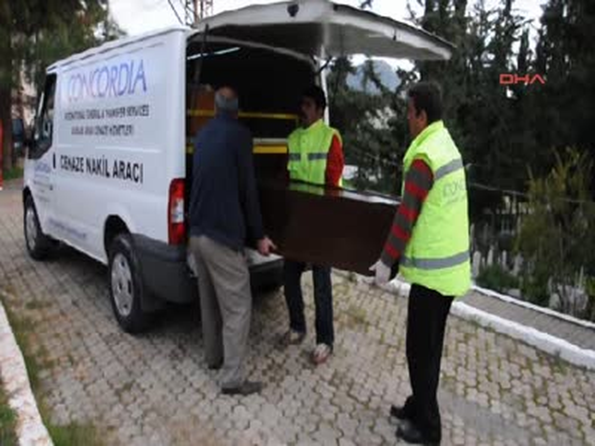Alman Turist \'Fatiha\' Suresiyle Toprağa Verildi