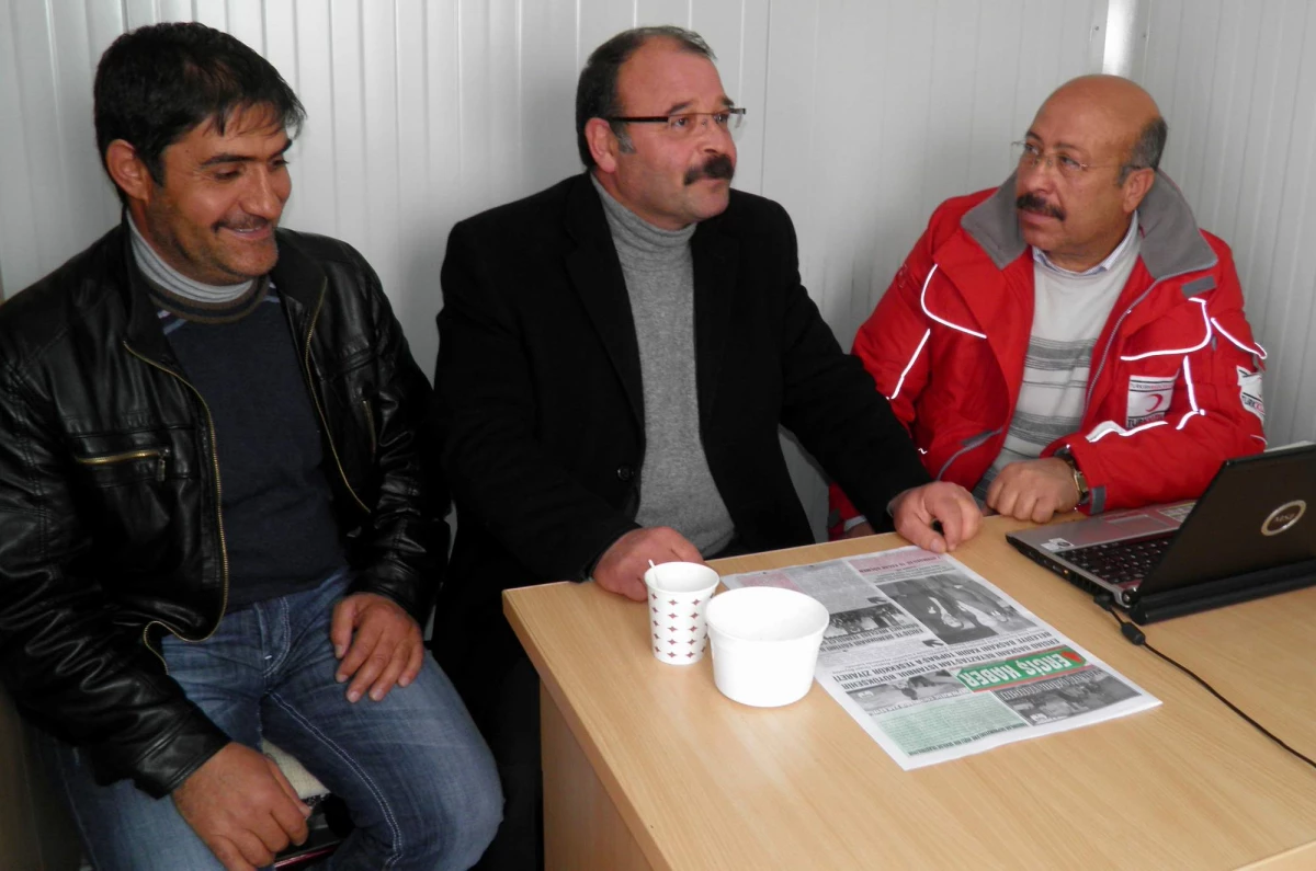 CHP ve MHP Erciş İlçe Başkanlarından Türk Kızılayı\'na Teşekkür Ziyareti