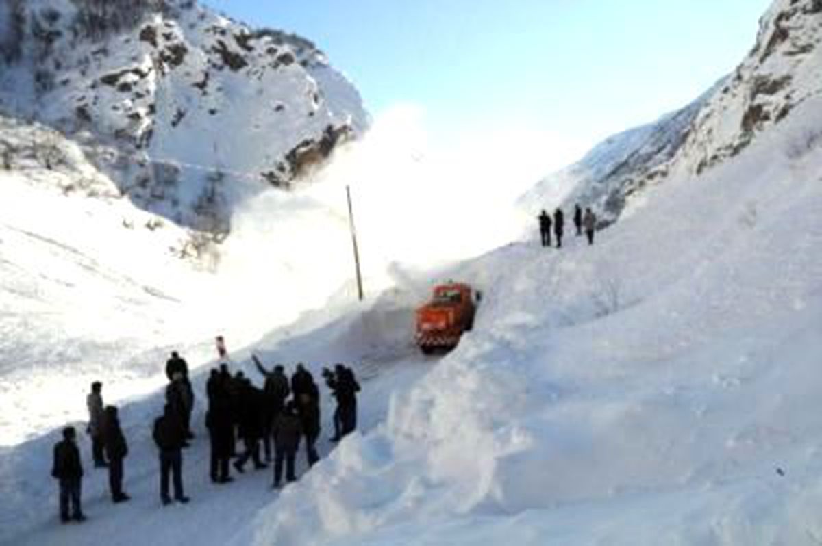 Çığ, Tunceli'de Geçit Vermiyor (2)