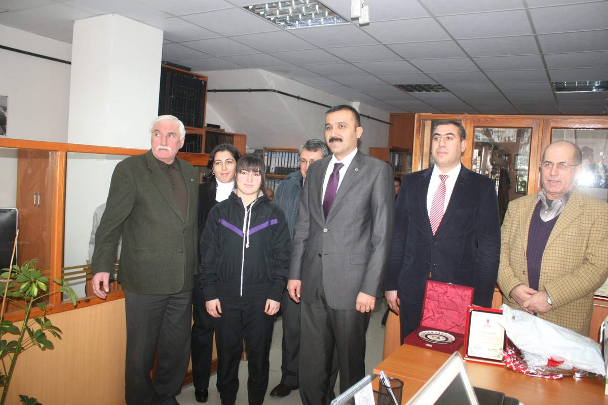 Damla Gazetesi Yılın Sporcusu Ödülü Verildi