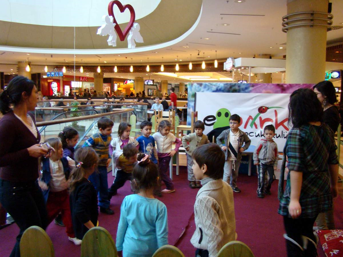 Espark'ta Masal Dünyası Devam Ediyor
