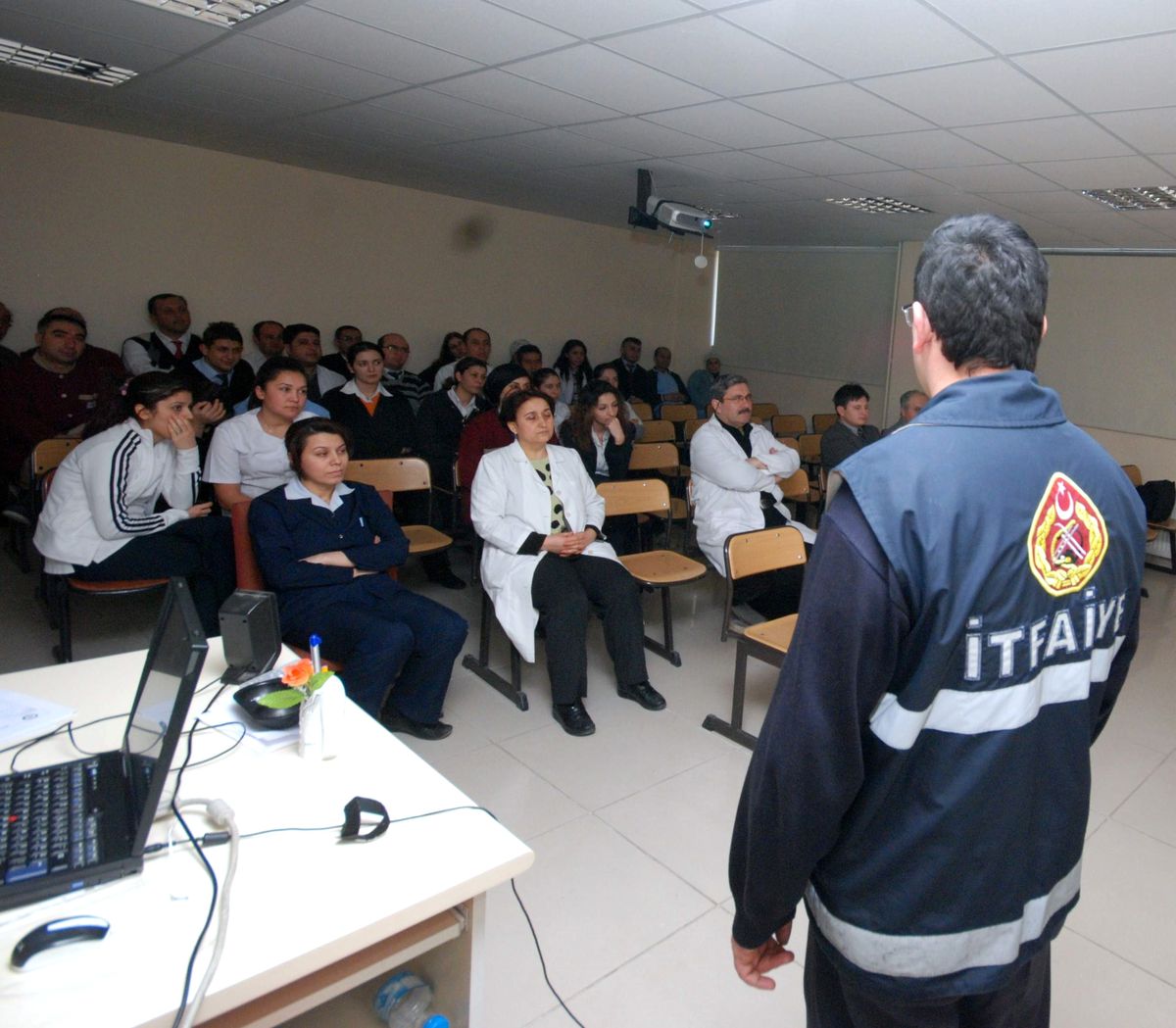 Gediz Devlet Hastanesi Personeline Yangın Eğitimi