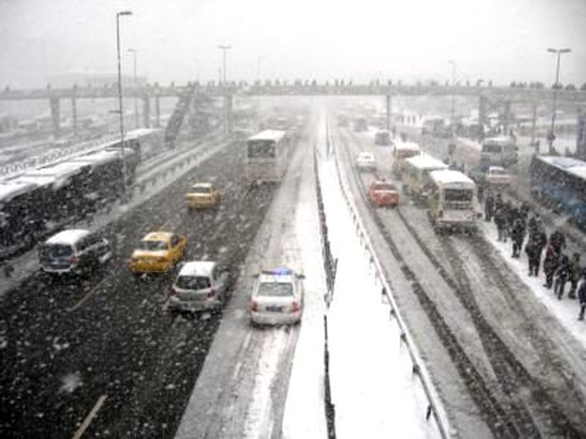 İstanbul Kara Teslim Oldu