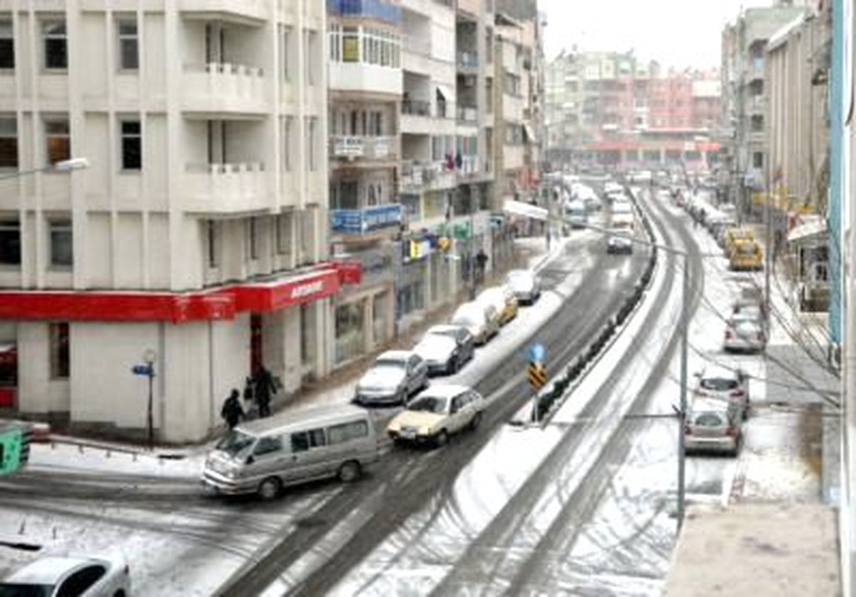 İzmir\'de Kar Yağışı Başladı