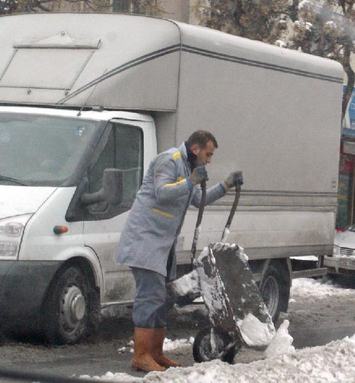 Kar Etkisini Azalttı, Temizlik Başladı