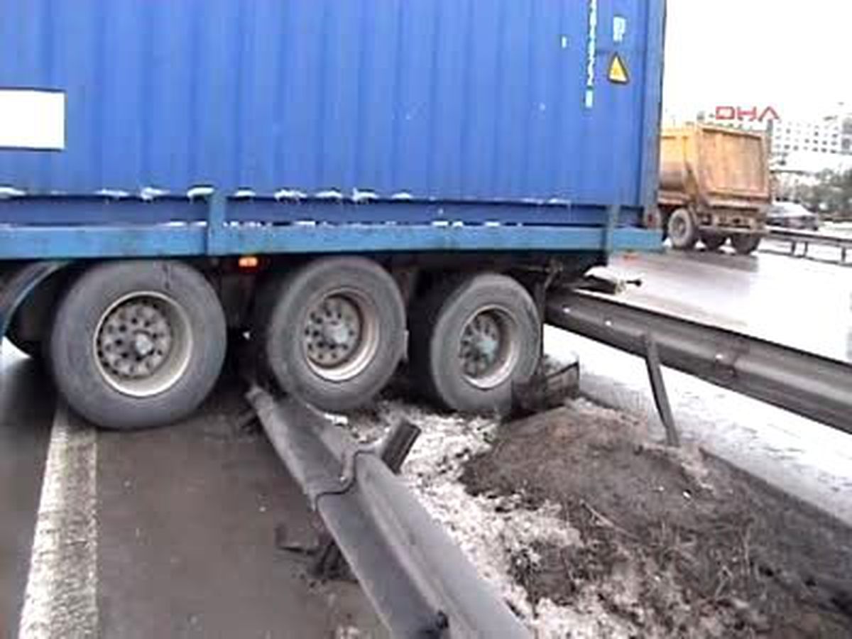 Kayan TIR E5 Trafiğini Felç Etti