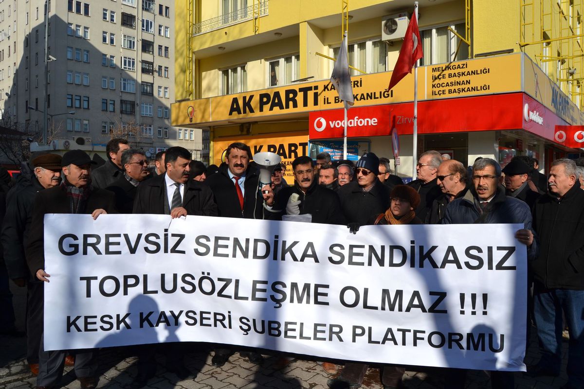 KESK Haklarının Elinden Alınmasını İstemiyor