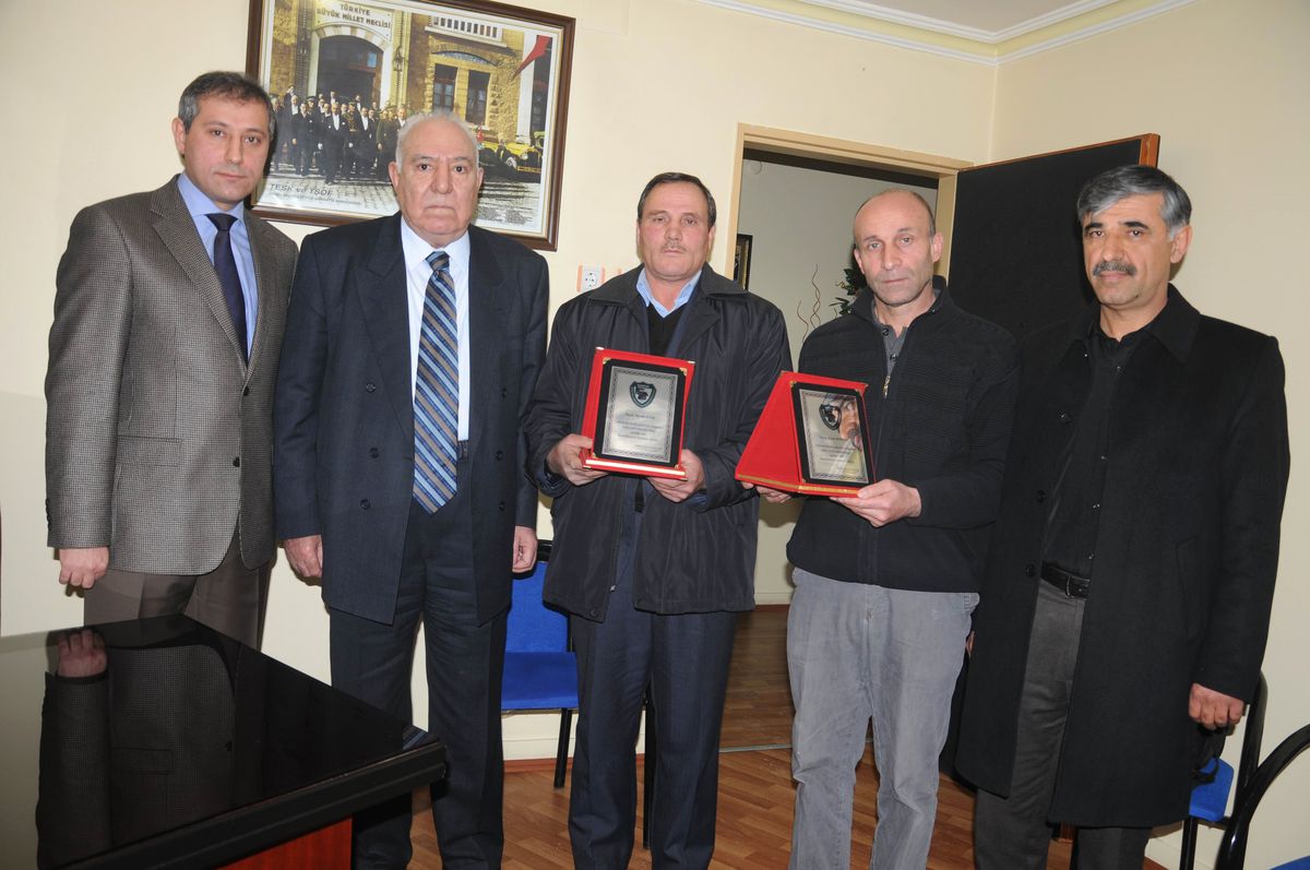 Örnek Minibüs Şoförlerine Plaket