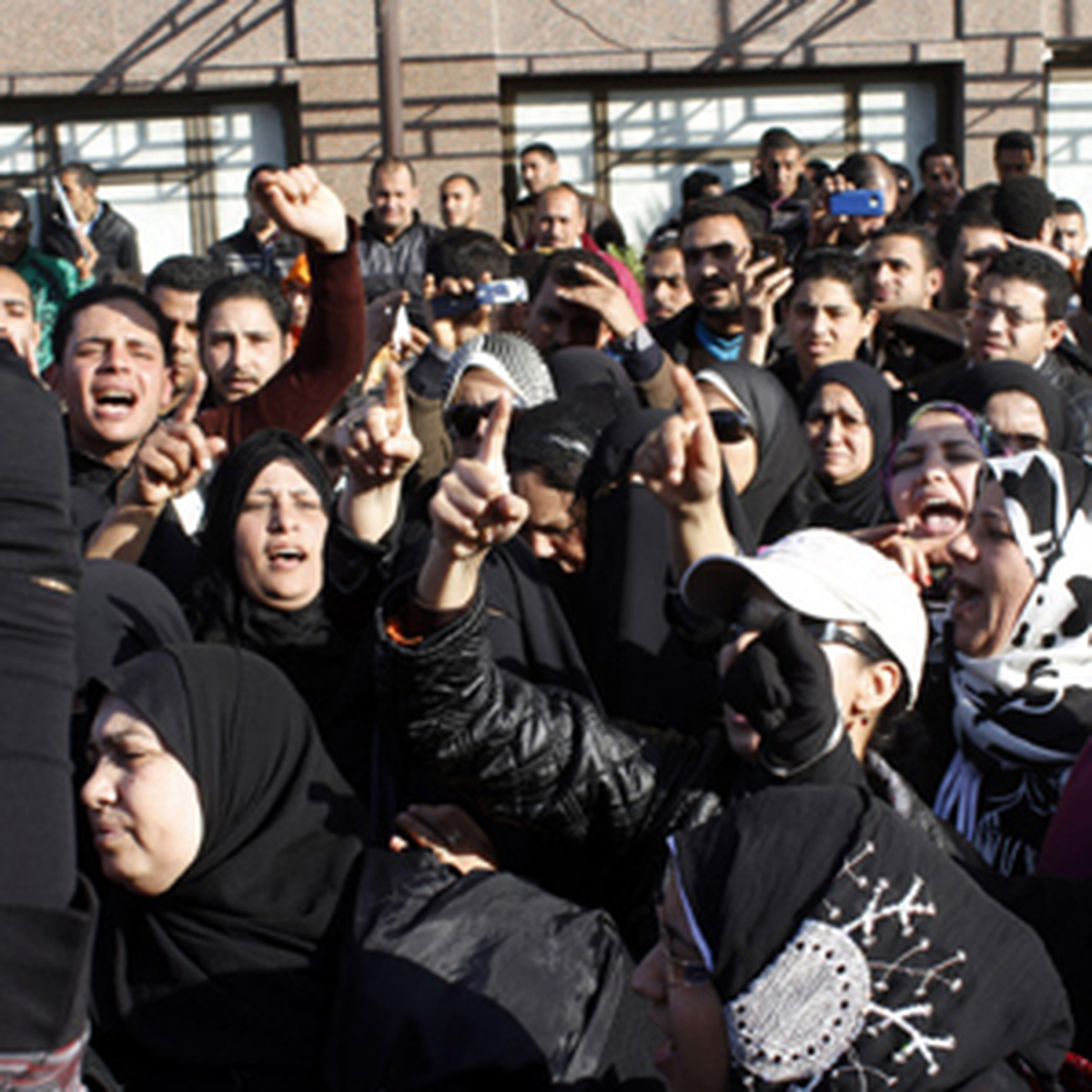 Port Said Halkı Valiliğe Yürüdü