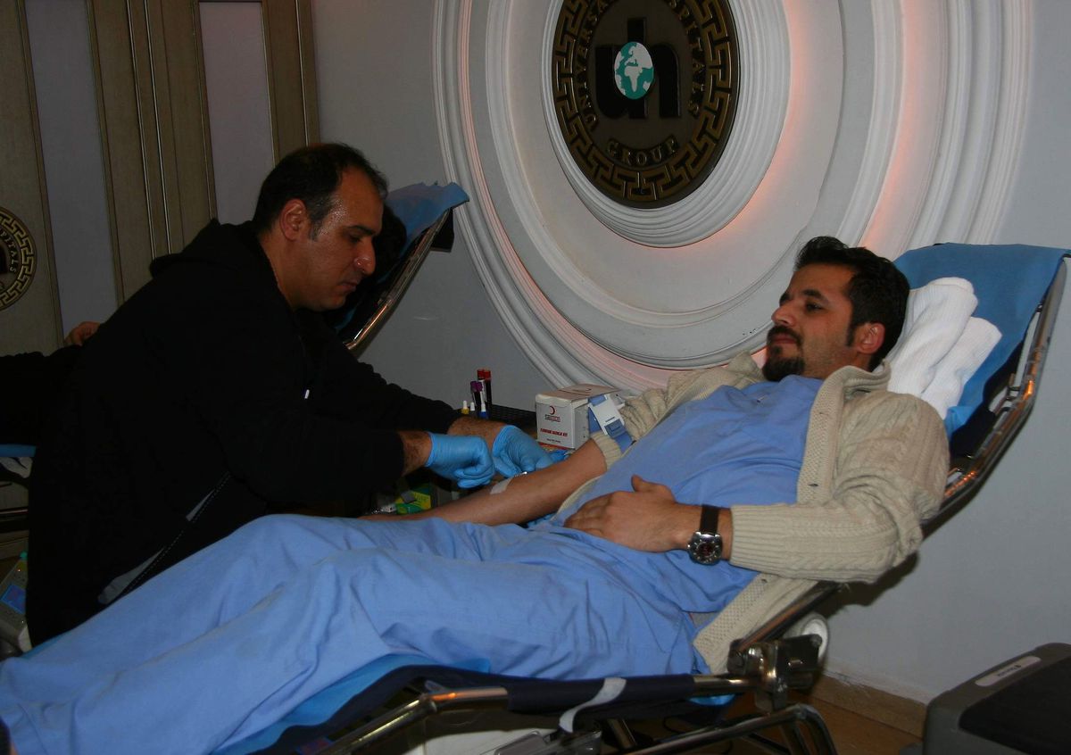 Sağlıkçılardan Örnek Davranış