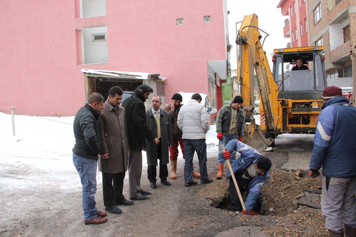 Şiddetli Don İçmesuyu Şebekesini Tehdit Ediyor
