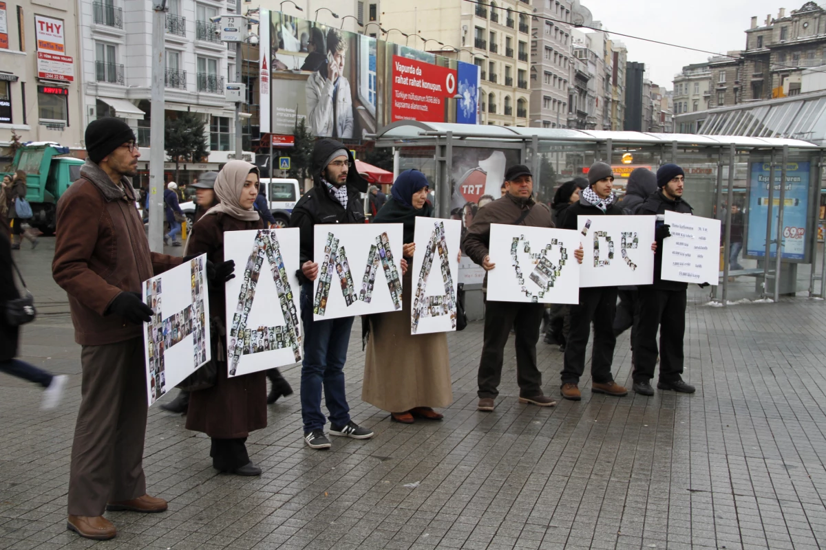 Suriyeli Muhalifler Taksim\'de Gösteri Yaptı