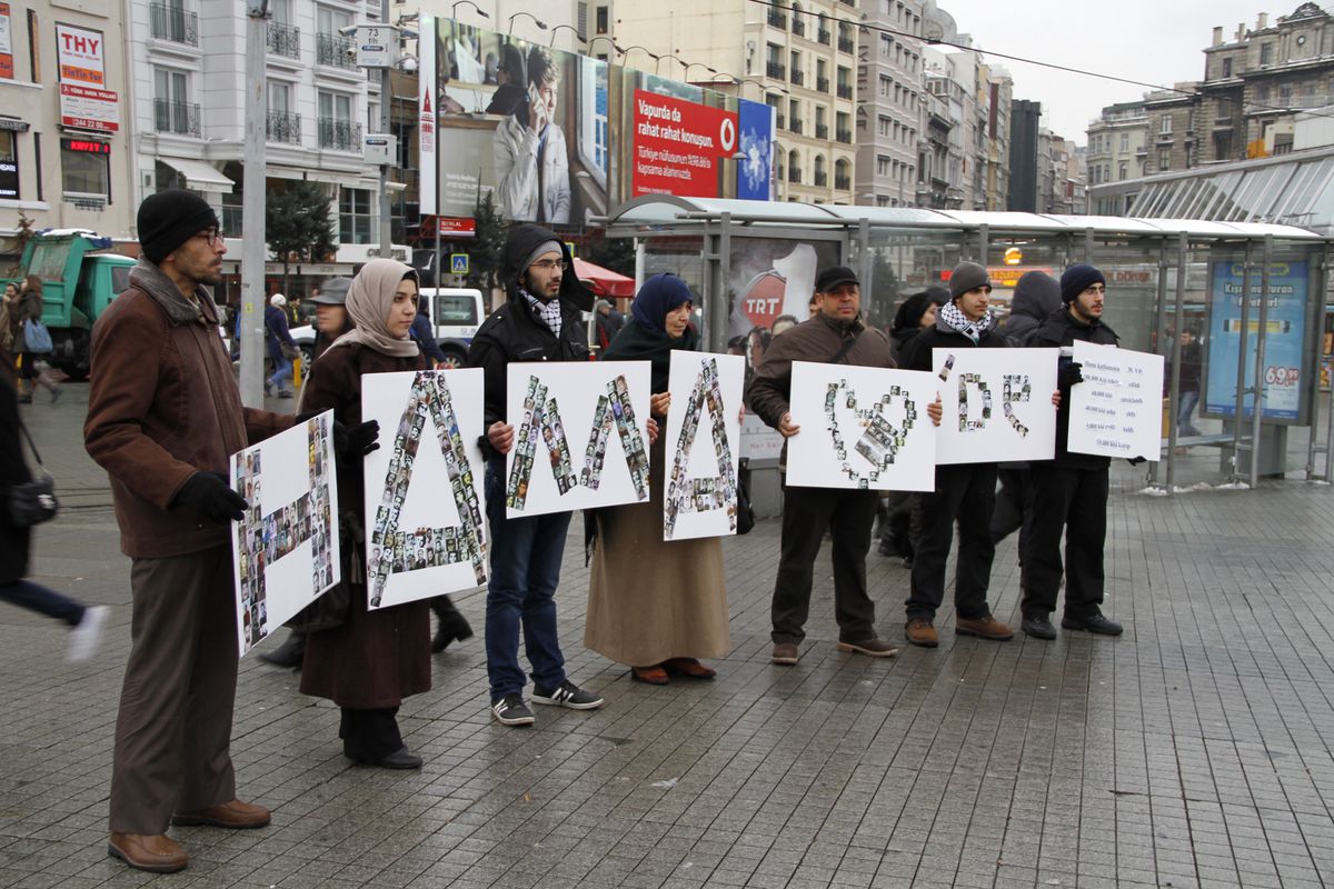 Suriyeli Muhalifler Taksim'de Gösteri Yaptı