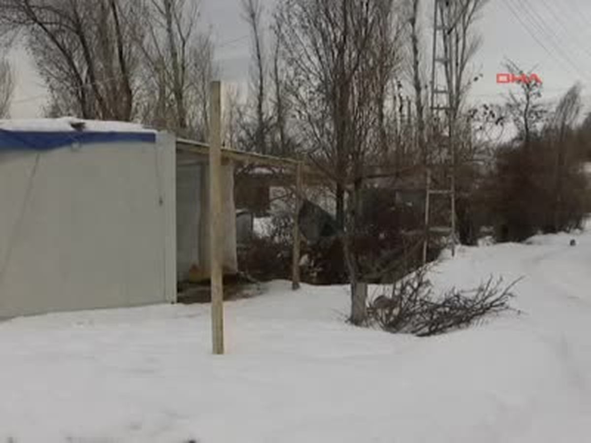 Van Sezen Aksu, Köyün Elektrik Sorununun Çözümünü Sağladı Van'da 23 Ekim 2011'de Meydana Gelen...
