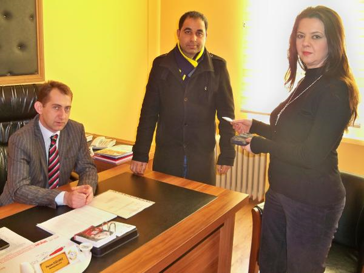 Yolda Bulduğu Cüzdanı Belediyeye Teslim Etti