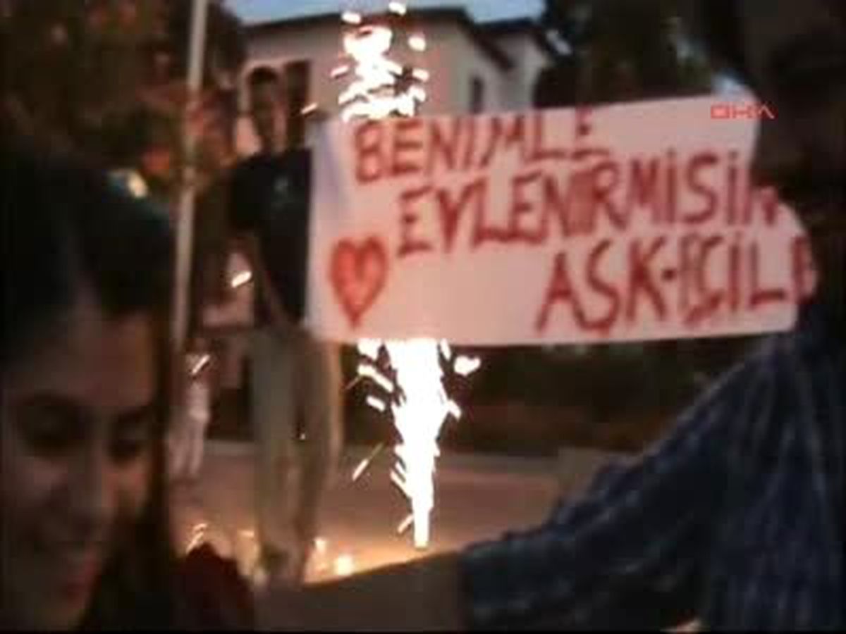 Bu Evlenme Teklifi Tık Rekoru Kırdı