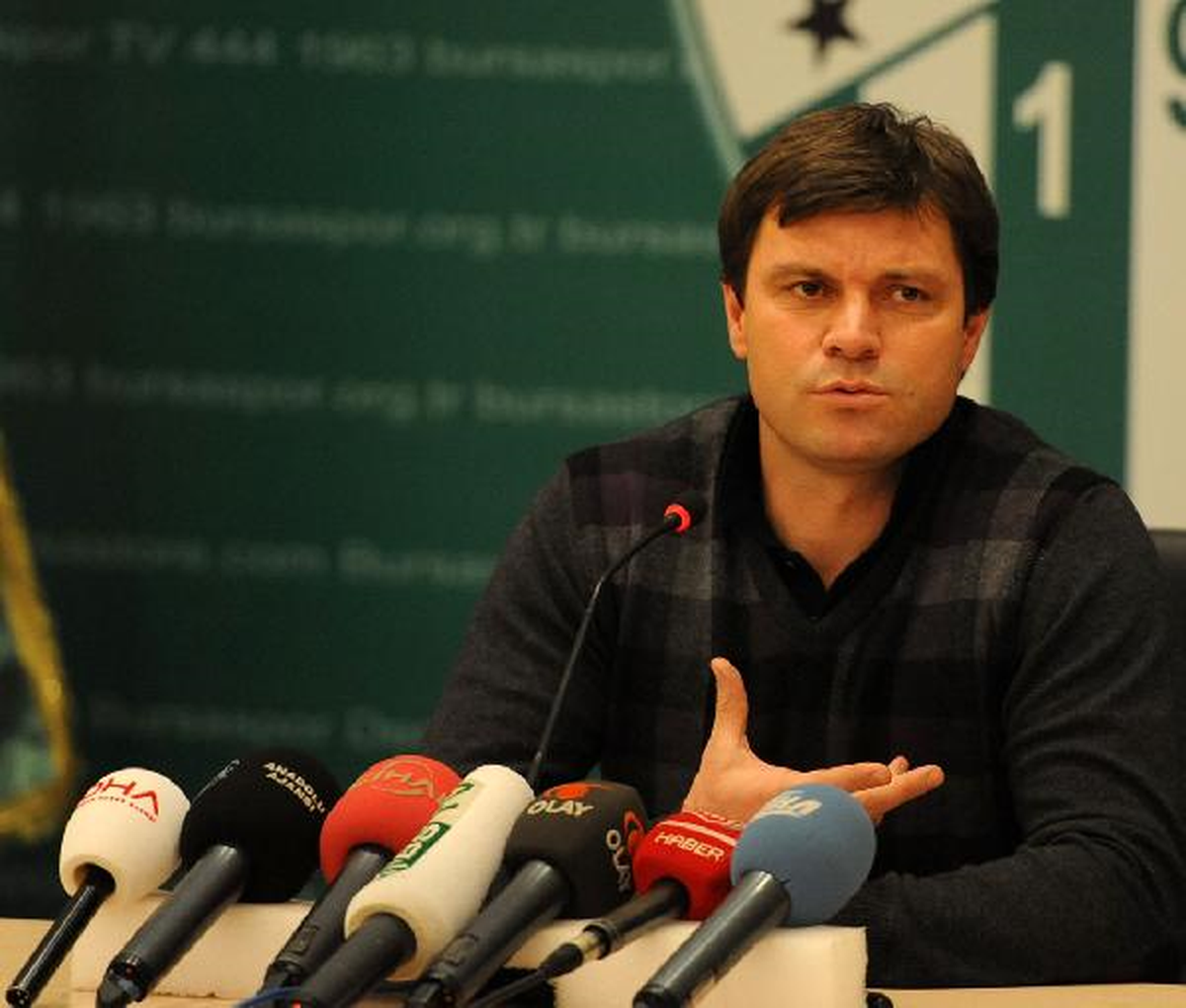 Bursaspor Teknik Direktörü Ayrılık Sinyali Verdi: 3 Ay Sonra Gereğini Yapacağım