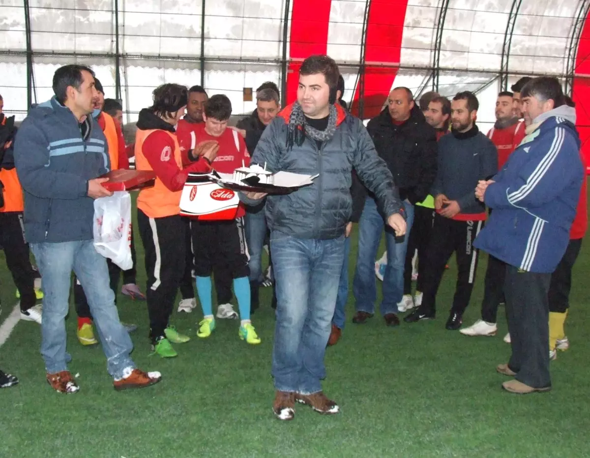 Çanspor Yönetiminden Sporcusuna Süpriz Doğum Günü Kutlaması