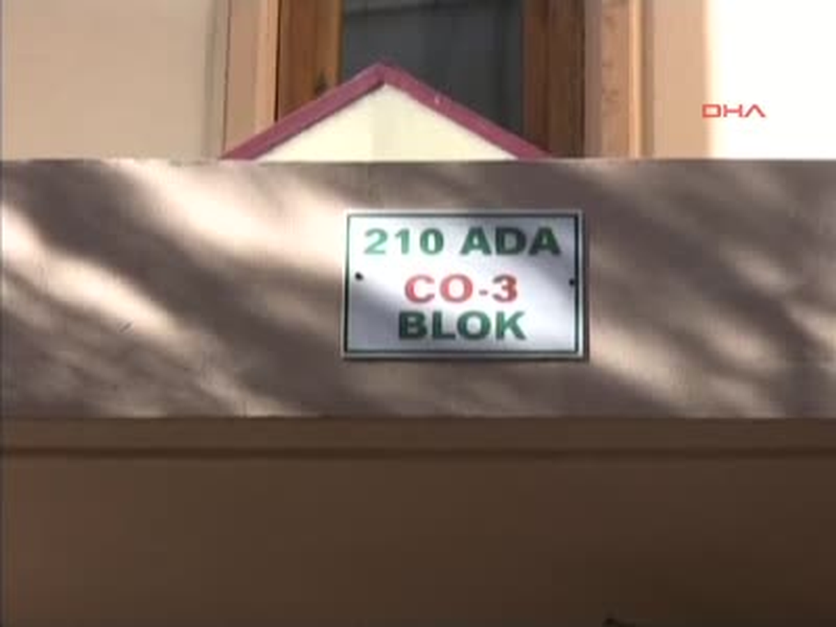 Cinnet Getiren Öğretmen, Eşi ve 3 Çocuğunu Öldürdü