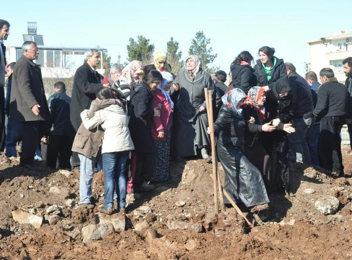 Cinnet Getiren Öğretmen, Eşi ve 3 Çocuğunu Öldürüp İntihara Kalkıştı(3)