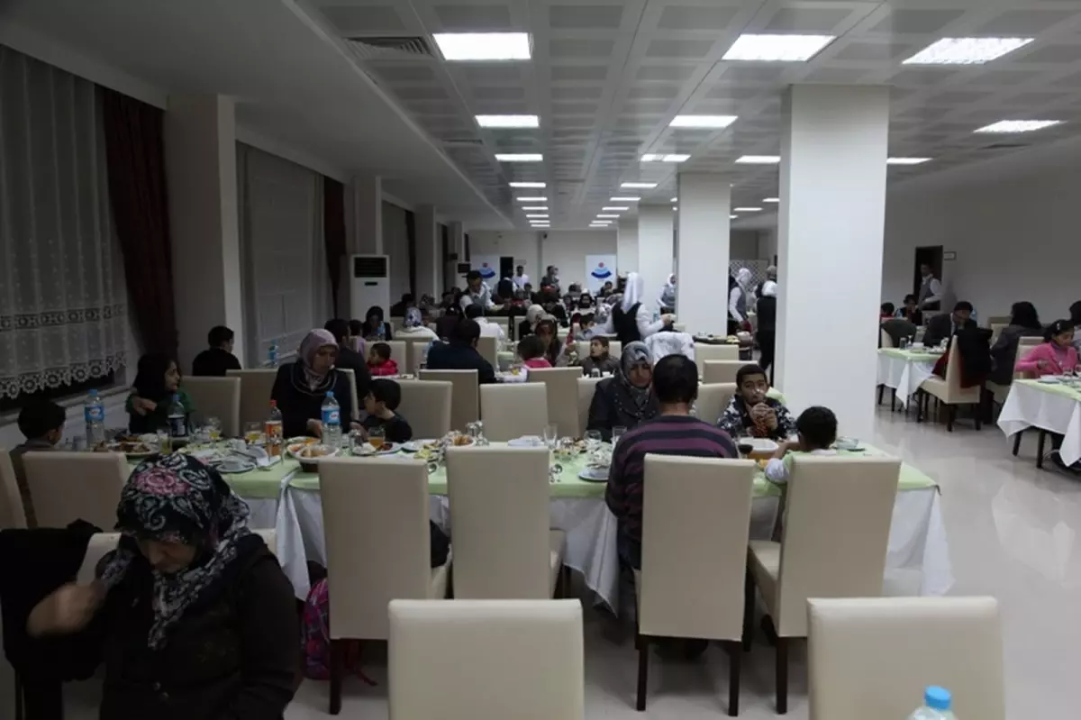 Depremzedeler Asü\'de Bir Araya Geldi