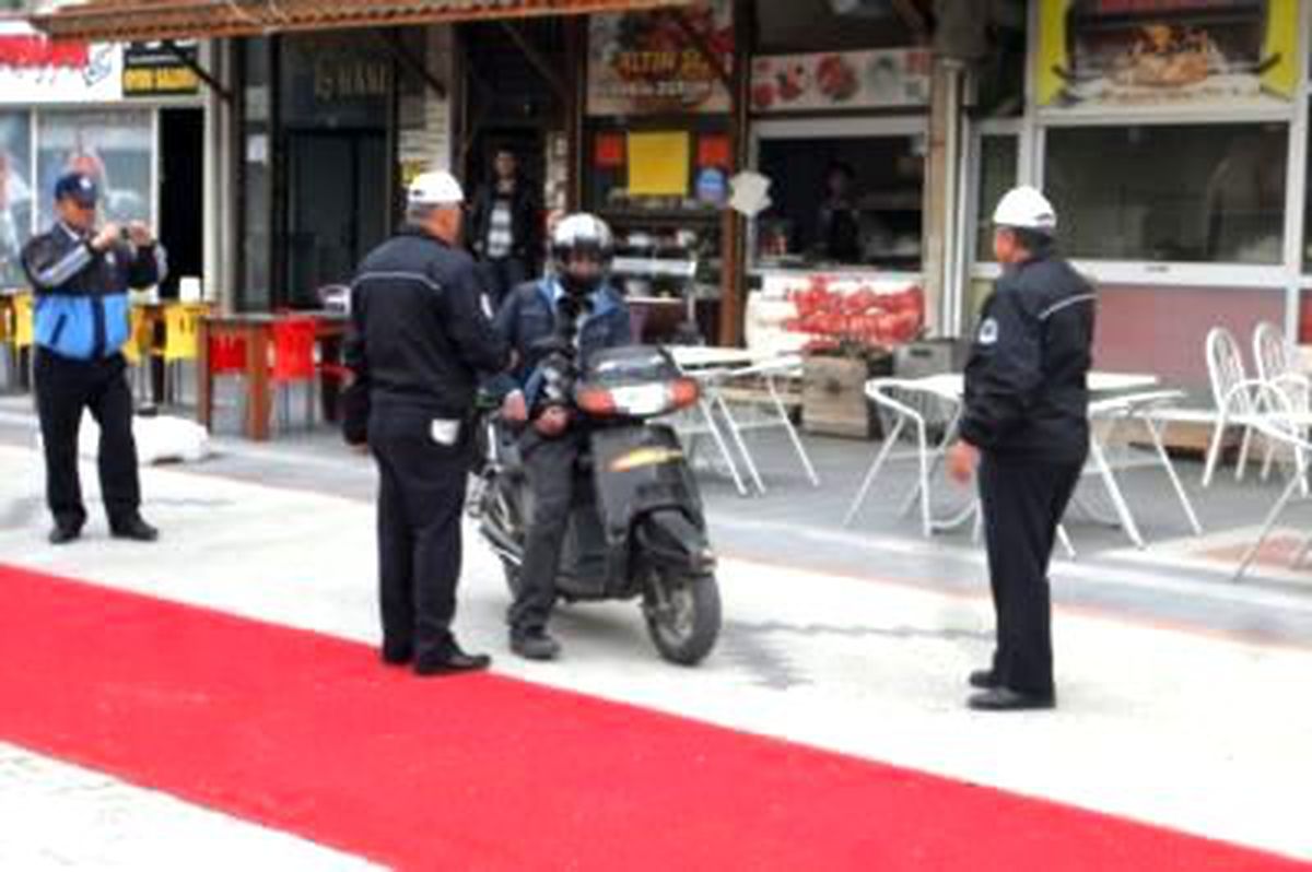Dispanser Sokak'a Giren Yandı
