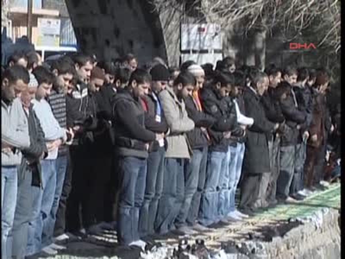 Diyarbakır'da 43 Stk: Hükümet Cinayetlere Ortak Olmak İstemiyorsa Aydınlatsın