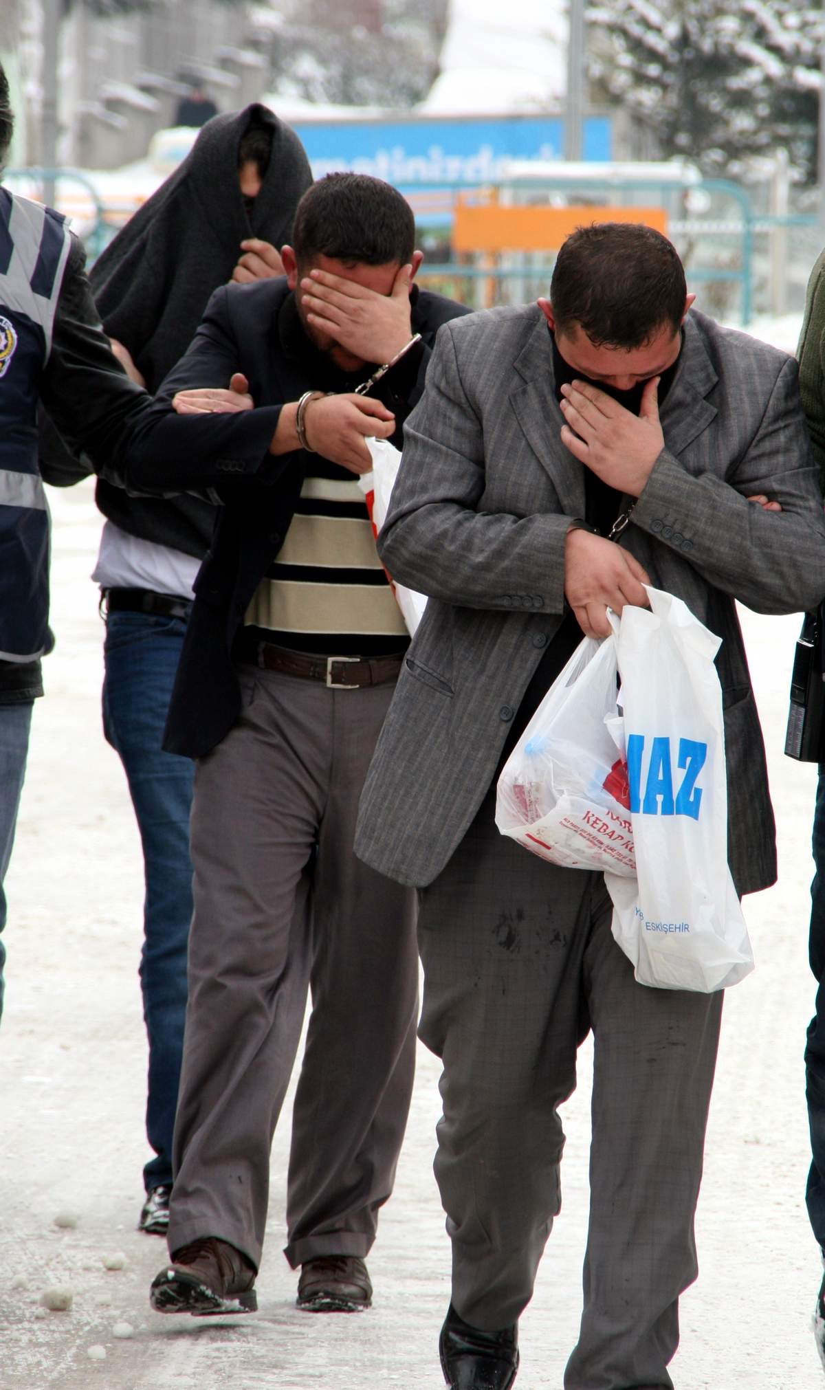 Eskişehir'de Hırsızlık Yaptığı İddia Edilen 3 Kişi Yakalandı