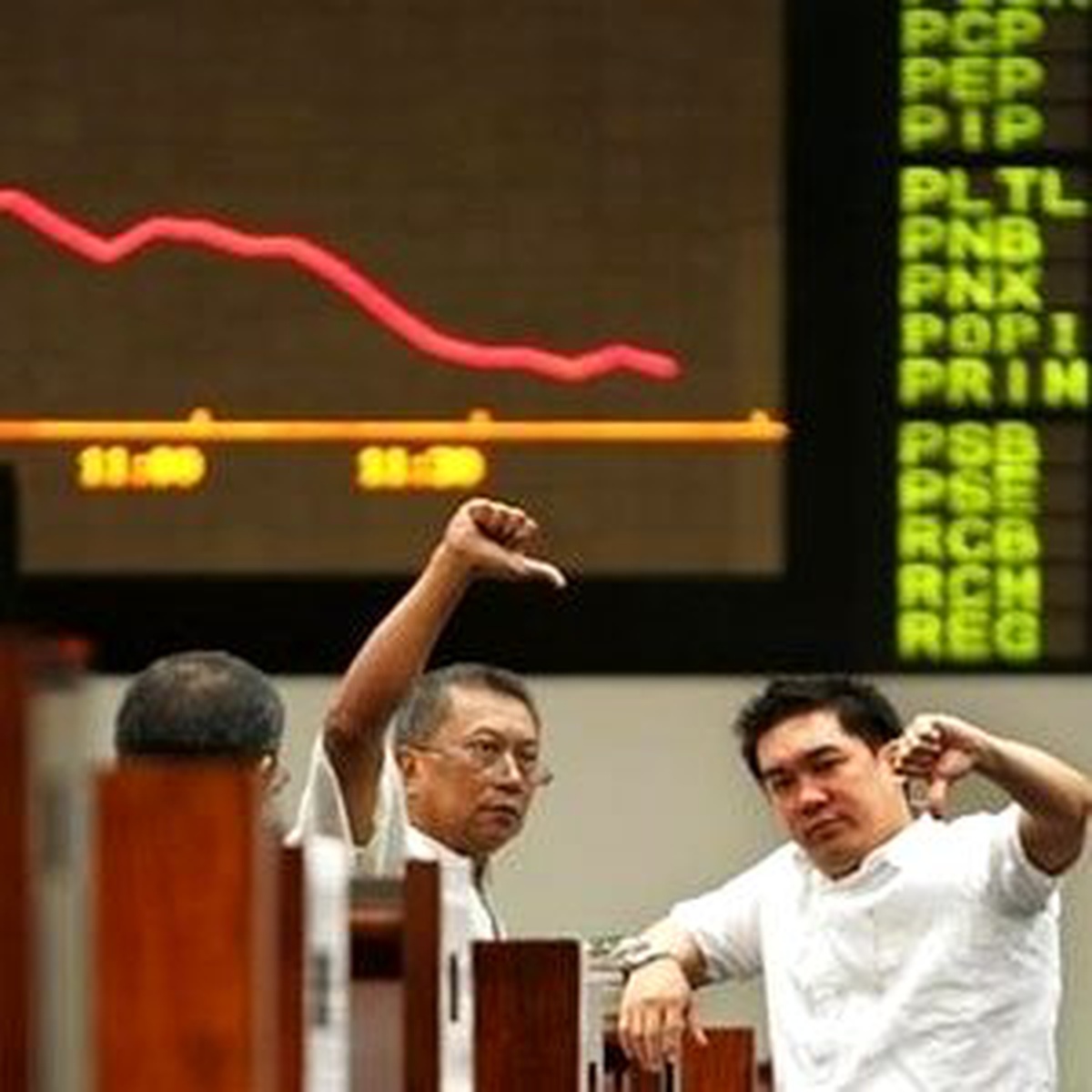 Fitch Rum Kesiminde Üç Bankanın Kredi Notunu Düşürdü