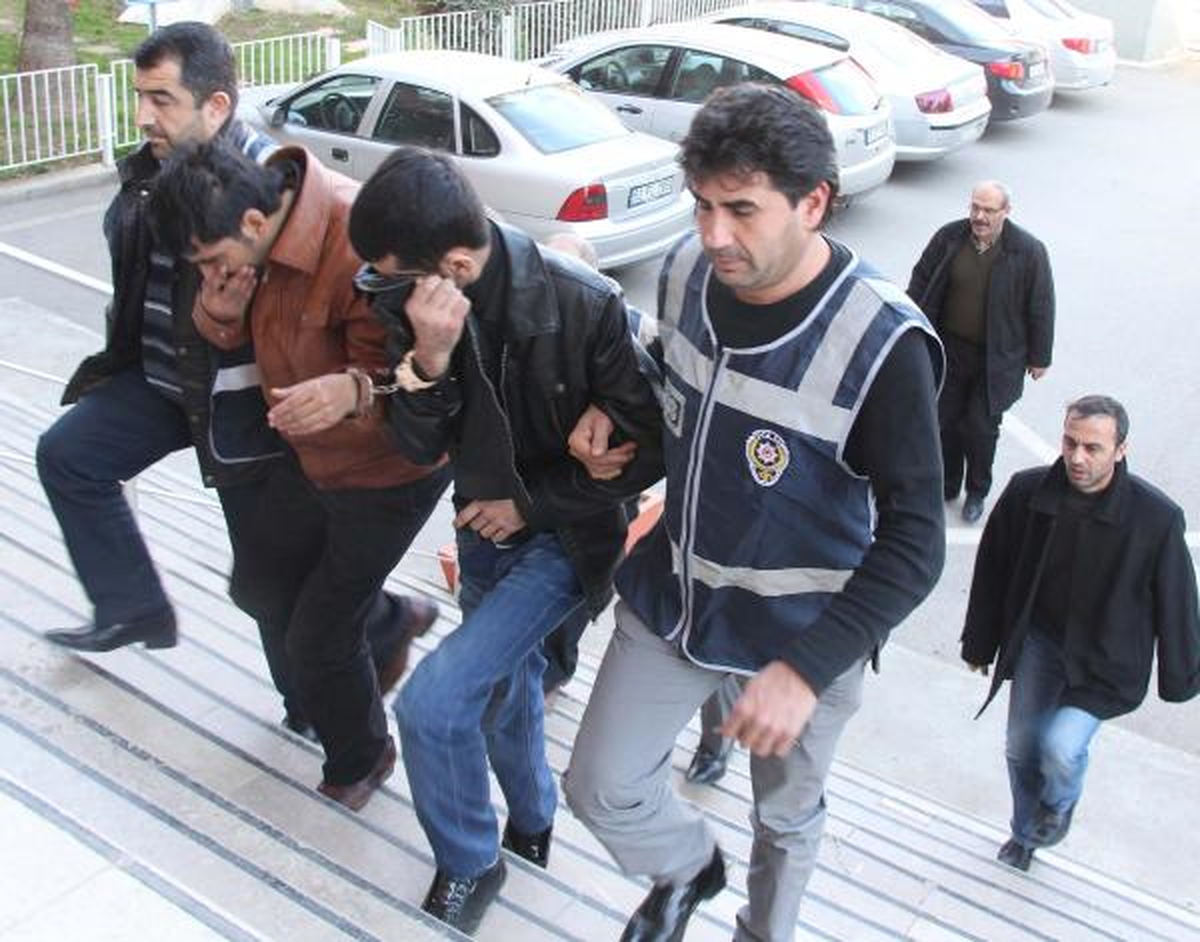 Gayrimenkul Zengini Çiftin 100 Bin Euro ve 200 Bin Lirasını Gasp Eden 3 Kişi Yakalandı