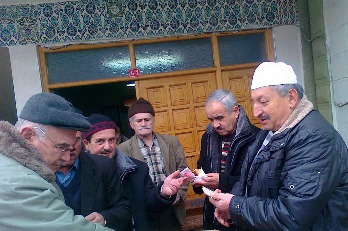 Hisarcık'ta Evi Yanan Vatandaşa Camilerde Yardım Toplandı