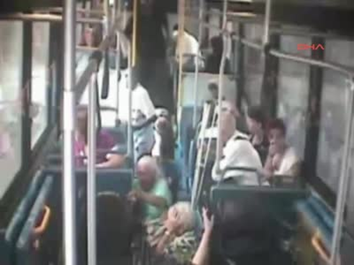 Otobüste İnsanlar Böyle Savruldu