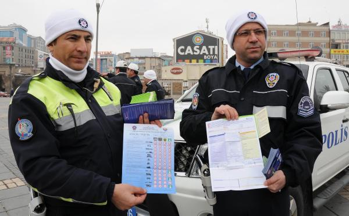 Kayseri'de Sürücülere Kaza Tespit Tutanağı Dağıtıldı