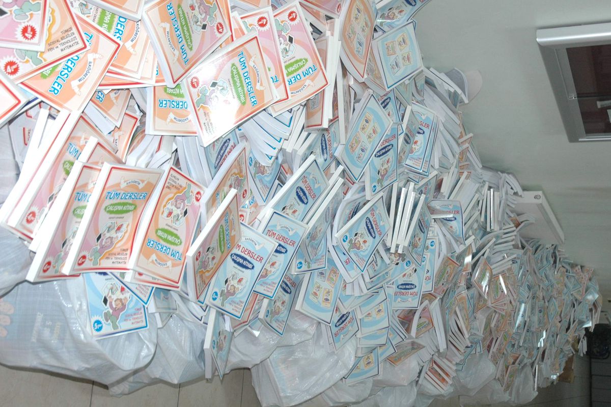 Konya'da 52 Bin Adet Korsan Kitap Ele Geçirildi