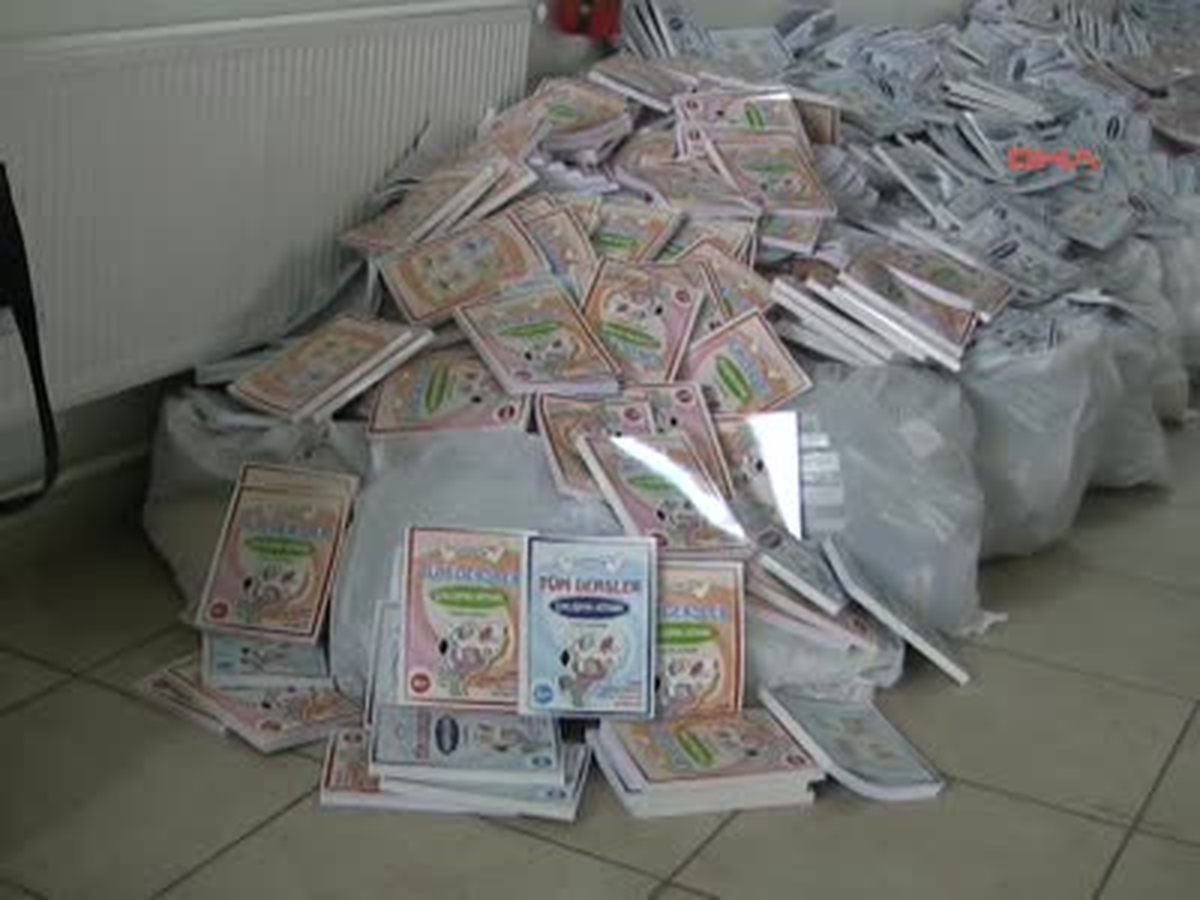 Konya'da 9 Bin 369 Adet Korsan Ders Kitabı Ele Geçirildi