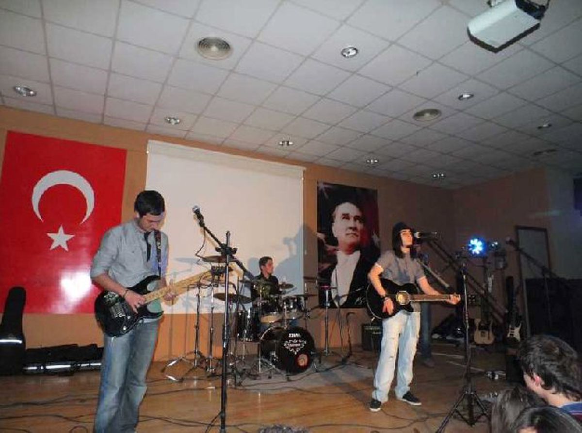 Milas Anadolu Lisesi'nden Moral Gecesi